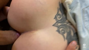 BRANQUINHA SAFADA DE SAIA JEANS QUIS DAR O CUZINHO E A BUCETINHA SEM CAMISINHA E LEVOU GOZADA DENTRO DO CU ***COMPLETO NO RED E NO SHEER*** - ZARA SNAKE, RAUL KOBRA