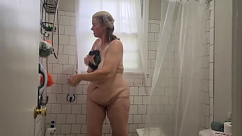 Hot Mature Vee Takes A Shower And Masturbates!