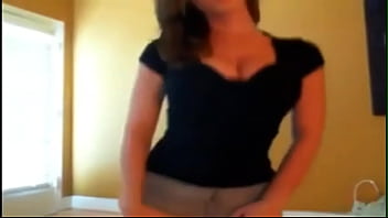 chica muy sexy se desnuda super hot 2023