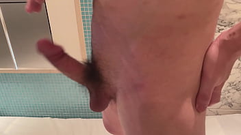 エッチな巨根男子がホテルで激しくオナニー （続きはファンクラブ限定動画で！）