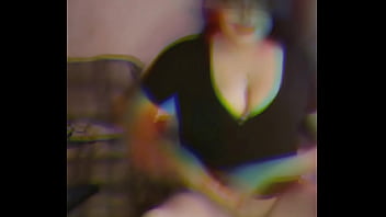 Solitaria y caliente me cogi a&uacute_n consolador