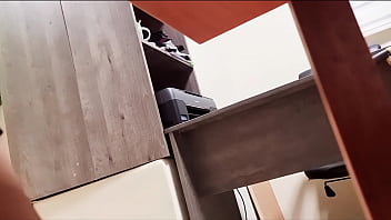 Espiando bajo faldas secretaria de Instituto Monterrey