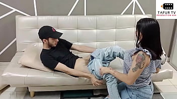 Mi hermanastra bien cachonda hace una garganta profunda con mi polla