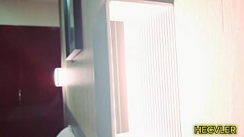 Modelando para mi amigo y nos calentamos