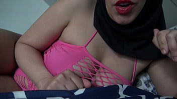 Sexy arabic milf wants to become a pornstar