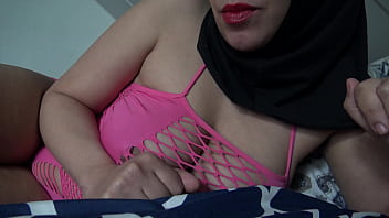 Sexy arabic milf wants to become a pornstar