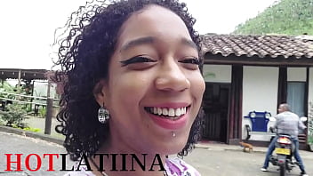 Muestro Mis Tetas en Publico Mientras Mi Cu&ntilde_ado Conduce - MEDELLIN COLOMBIA