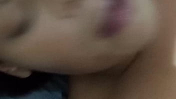 cliente paga para realizar fetiche de comer a mulher enquanto o corno Assiste