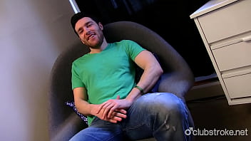 Amateur Straight Guy Tommy Jerks Off