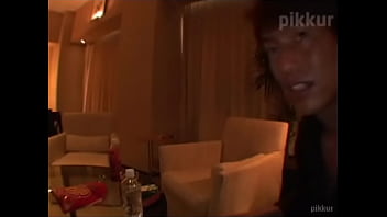 Stimulate her pussy with a rotor(01671)