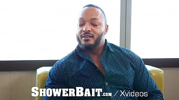 ShowerBait Hung Hunks Fuck In The Shower