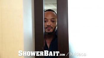 ShowerBait Hung Hunks Fuck In The Shower