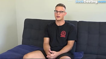 Unshaven glasses stud jerks dick at amateur audition