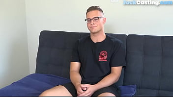 Unshaven glasses stud jerks dick at amateur audition