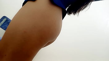 reto cumplido!! me masturbo en el cuarto de mi jefe