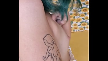 The best way to relax is cumming for a cute girl