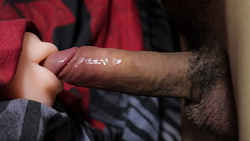 долго и нежно трахаю мокрый ротик чтобы мощно кончить