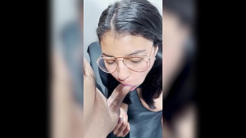 DIOS M&Iacute_O!! Descubr&iacute_ este video en el celular de mi peque&ntilde_a hermanastra... es una maldita puta.