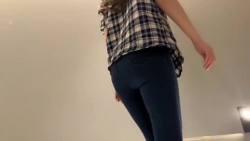 图书馆搭讪）被射了一身，还被插菊花，性瘾每天都要约炮