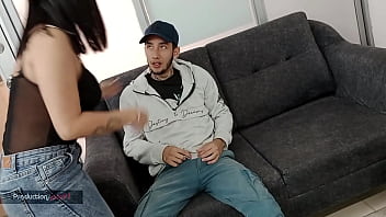 me follo a mi amigo gay y me sorprendio con la tremenda verga que tenia me puso bien cachonda