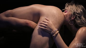 Emma Rose Puts Glow In The Dark Light On Her Ass For Dante Colle To See It Even If It'_s Dark - Trans Angels