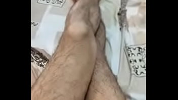 Chica tv gozando con pantimedias