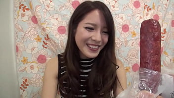 目隠しで口の中身を当ててみよう！美人すぎる受付嬢さき(25)&rarr_意外にノリがいいスタイル抜群な美人さんは口腔感覚に優れるが人肉チ○ポを魚肉ソーセージと間違え痛恨のミス！&rarr_賞金を諦めきれない彼女はSEXまで決意！&rarr_エロすぎジュポジュポフェラからビラ厚めのエロマ○コにヌプッと挿入！https://bit.ly/3F6nA8z