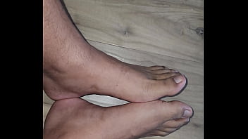 You want to lick me feet