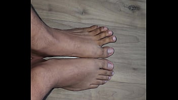 You want to lick me feet