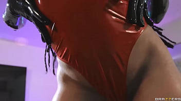 Kira'_s Ass-Full Adventure - Kira Noir / Brazzers  / stream full from www.zzfull.com/obli