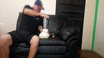 NO TENGO COMO PAGARLE AL TECNICO LE CHUPO LA POLLA Y ME LO COGI RICO