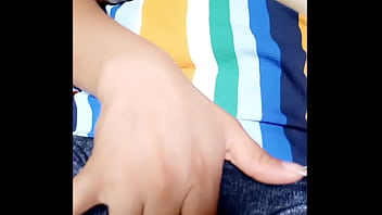 LA PUTA DE MI HERMANASTRA ES UNA SEXY TETONA QUE LE GUSTA EXHIBIRSE EN REDES SOCIALES. PORNO CASERO DE MI HERMANASTRA CALIENTE TOCANDOSE Y PERDIENDO LA POCA DECENCIA QUE HEREDO DE MI PADRASTRO