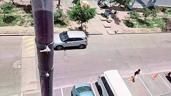 Me llevan a un hotel de lujo con un amigo al final me saco la ropa