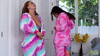 Callie Black and Gaby Ortega sucked and rides Nicky Rebel'_s cock