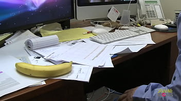 Irresistible MILF knows how to ride a fat shaft properly