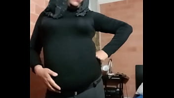 Fantasias de una crossdresser: Mojar con leche el panty de tu amante