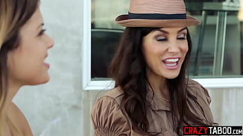 Horny big tits MILF Lisa Ann licked hot big ass teens Keisha Grey pussy