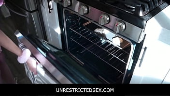Unrestrictedsex - Stepdad Fucks His Hot Stepdaughter While She Prepares Cookies
