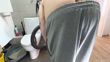 My stepbrother got stuck in the washing machine, I milked him