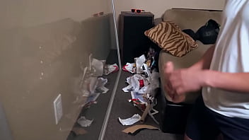 Ryan Kroger Tidy Up The Room In His Suprise There&#039_s A Dildo Among The Trash &amp_ He Wants To Use It - Reality Dudes