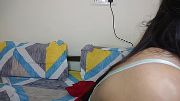 Xxx सौतेले बाप ने अपनी बेटी के साथ पहली बार उसकी चूत को खोलकर देखा और फिर उसको गोड्डा कर कर उसकी पकड़ कर ली बेटी चिल्लाई पर बाप ने ना सुनी और उसकी जमकर ली