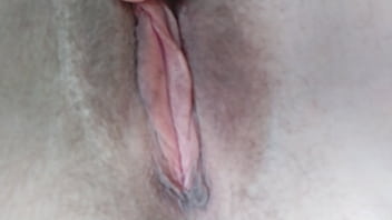 Amateur Babe Fingers Her Pink Pussy Closeup Till She Cums and Play Big Natural Tits