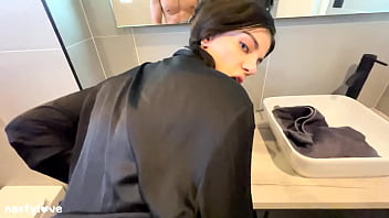 She woke up with Dick in her pussy and it ended up with nasty Creampie