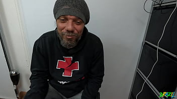 Bluezao pega na piroca da boneca e sente pulsar - Luana Reis - Rob Carvalho