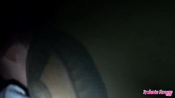 Roberta Farnese succhia il cazzo al marito che sborra e allora scopa con il primo che passa