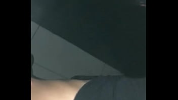 Novinha na Gloryhole