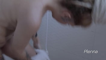 GOZAR NO BANHO É_ UMA DELÍ_CIA - KYRA SEX