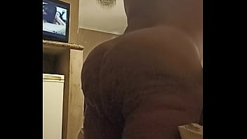 Comendo minha Cdzinha do rabo enorme com meu cliente nerd