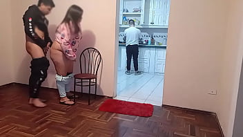 Voy ala casa de mi mejor amigo y la esposa es toda una puta siempre quiere que yo la folle porque lo hago mejor que su esposo