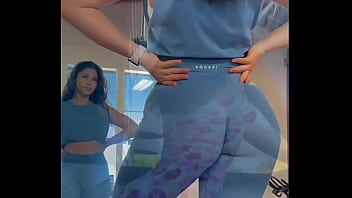10min ass worshipping and twerking